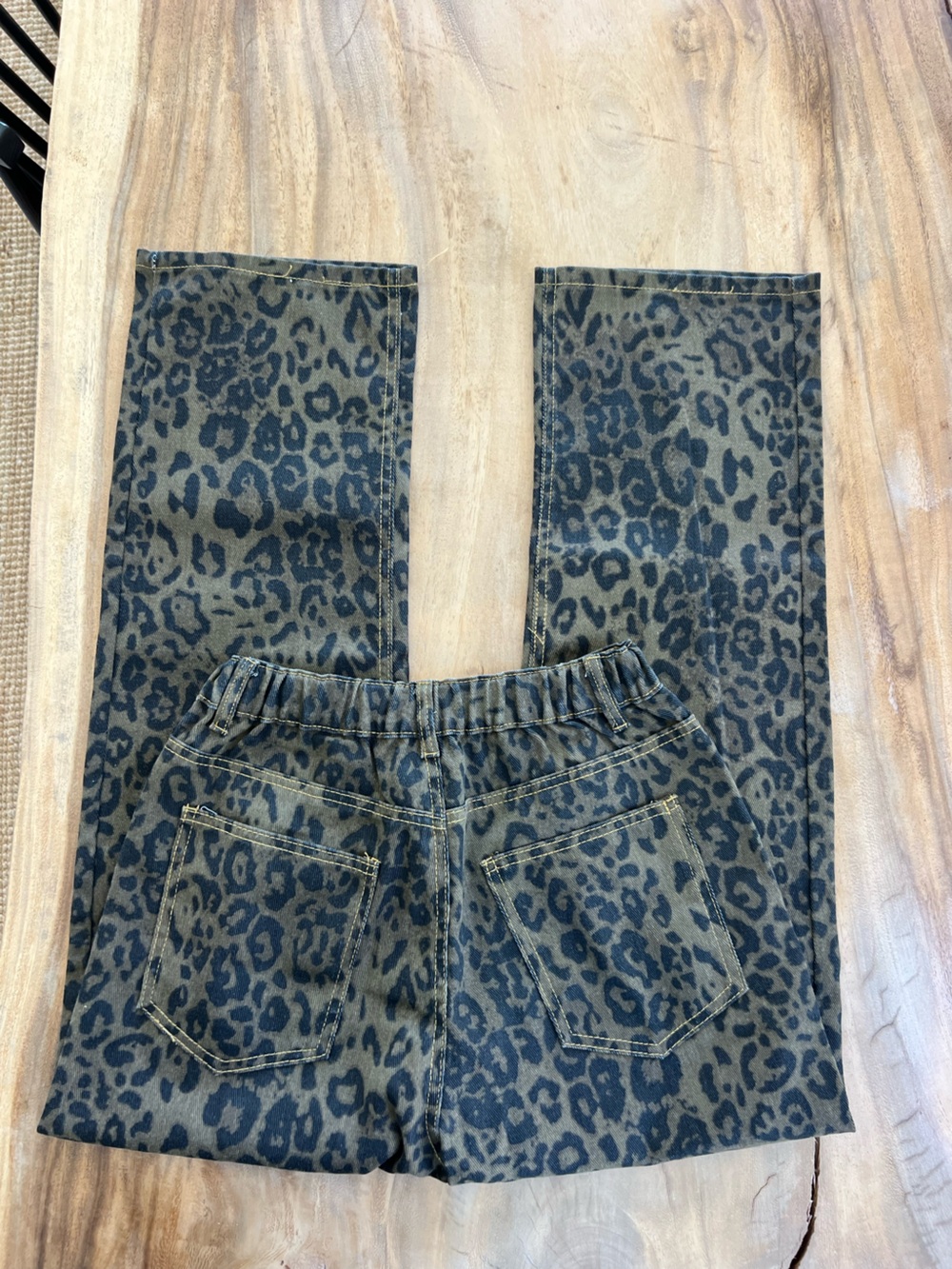 Boutique Leopard pants - Picture 4 of 6